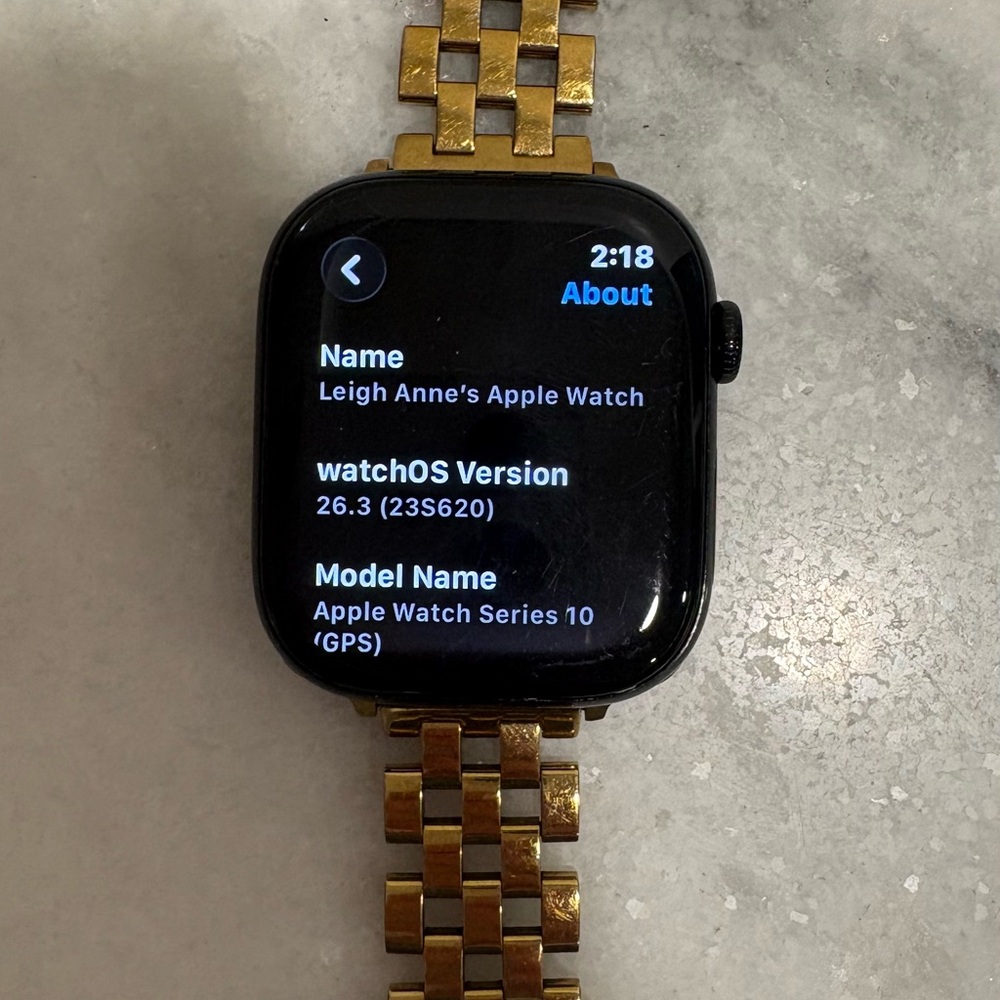 Apple Smartwatch-Series 10 (GPS) - Picture 3 of 4